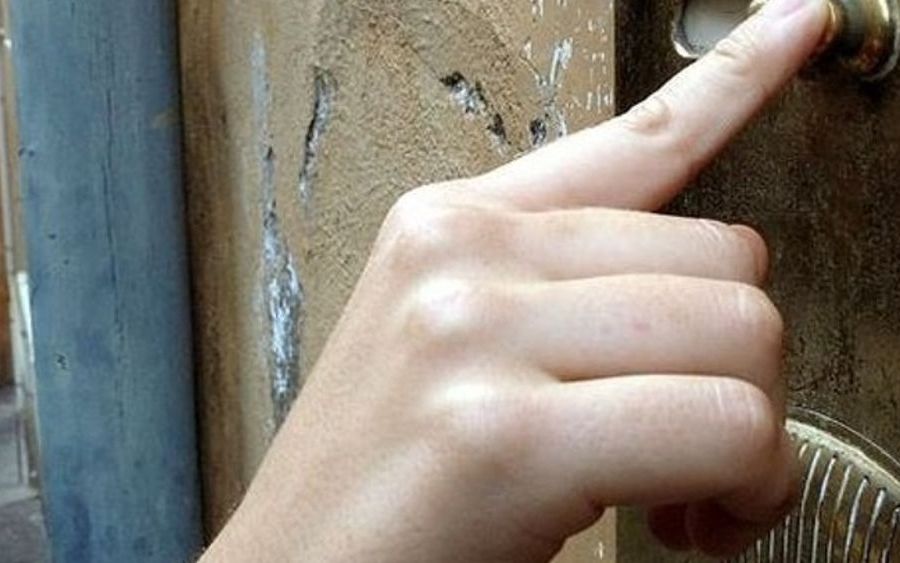 Occhio ai truffatori camuffati da addetti dell'acquedotto VIDEO ANTI-TRUFFA