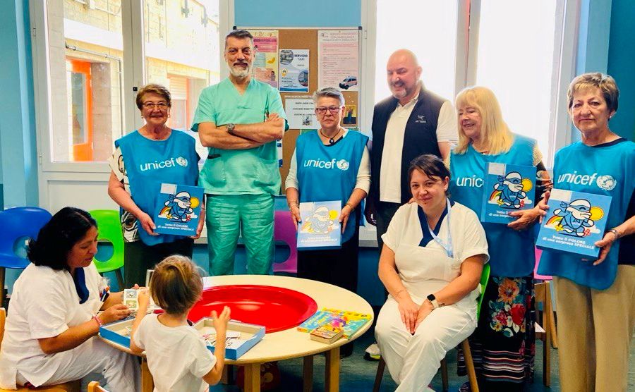 Da Unicef e Usl VdA giocattoli in dono ai piccoli pazienti del Beauregard