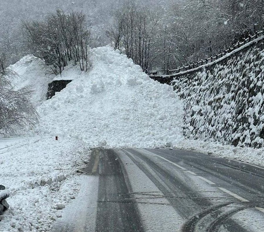 Riaperta con guardiania fino alle 21 la strada per Gressoney