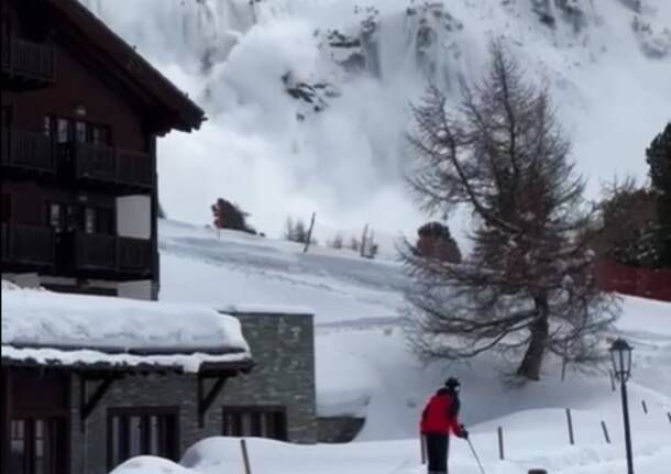 Un 15enne tra le tre vittime della valanga caduta vicino a Zermatt