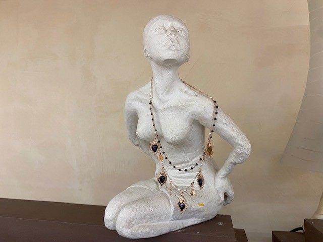 Un monile sulla splendida scultura del Maestro Salvatore Pipicella (cliccare sull'immagine per avviare la gallery)