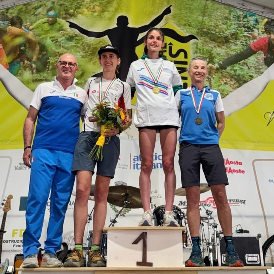 Andrea Elia stellare, Vivien Bonzi in volata campioni italiani nel Vertical Fenis dei record.