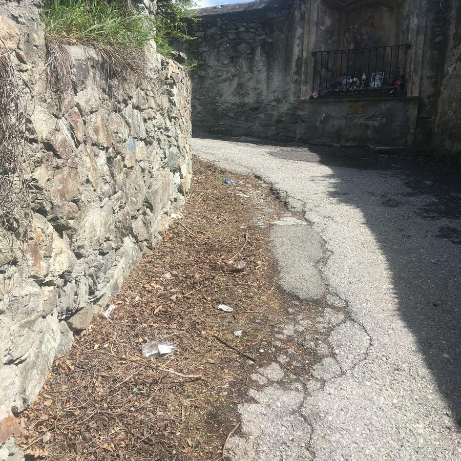 'Via Francigena? Ad Aosta è dissestata e piena d'immondizie...'