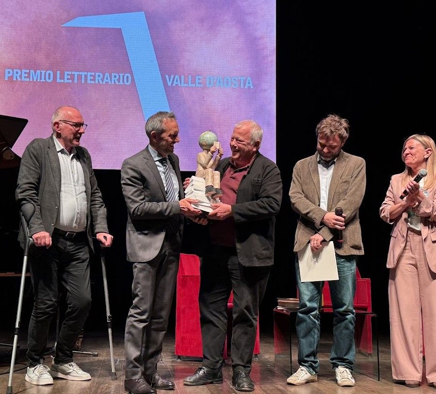 Dario Voltolini vince la prima edizione del Premio Letterario Valle d’Aosta