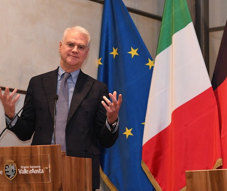Ministro Zangrillo ad Aosta, 'lavoriamo per semplificazione PA e nuove assunzioni'