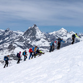 Gli ideatori di Alpinisti InSuperAbili' con i bambini di Valtournenche