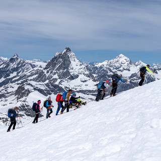 Gli ideatori di Alpinisti InSuperAbili' con i bambini di Valtournenche