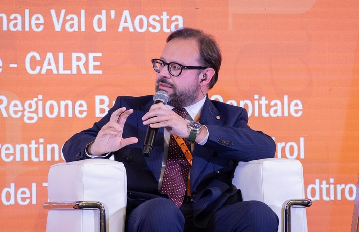 Stefano Aggravi durante il suo intervento a Trento