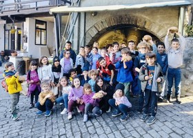 I bambini dell scuole di Charvensod al forno comunale I bambini dell scuole di Charvensod al forno comunale