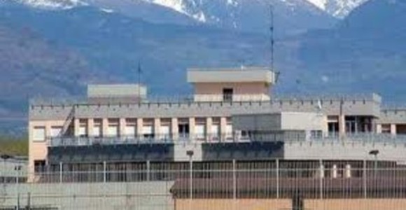 Carcere di Brissogne, cinque sindacati invitano alla 'prudenza sulle notizie' ma le accuse degli agenti sono all'esame del Parlamento Carcere di Brissogne, cinque sindacati invitano alla 'prudenza sulle notizie' ma le accuse degli agenti sono all'esame del Parlamento