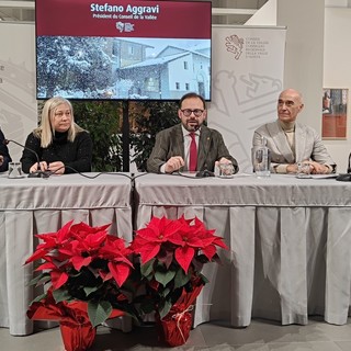 L'Ufficio di presidenza del ConsVdA: da sn Laurent Vierin, Loredana Petey, Stefano Aggravi, Massimo Lattanzi e Corrado Bellora