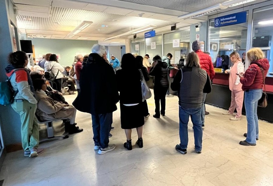 Oggi il cambio dei medici di base; eliminate le prenotazioni, caos al Cup della Usl Oggi il cambio dei medici di base; eliminate le prenotazioni, caos al Cup della Usl