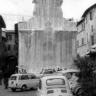 'Wrapped Fountain' (1968) - Christo e Jeanne-Claude