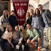 Il direttivo Leo Club VdA; da sn fila in alto Jessica Cagniney, Giuseppe Cairo, Rossana Scapoli, Joseph Amisano, Jenny Cagniney, Laurent Mattia Braga (cerimoniere uscente e storico membro del gruppo).