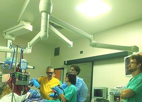 L'équipe della Gastroenterologia esegue intervento con tecnica mininvasiva