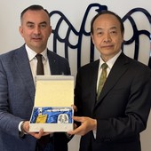 Il presidente di Confindustria VdA, Francesco Turcato e il consigliere dell’Ufficio economico e commerciale del Consolato cinese, Geng Xiewei