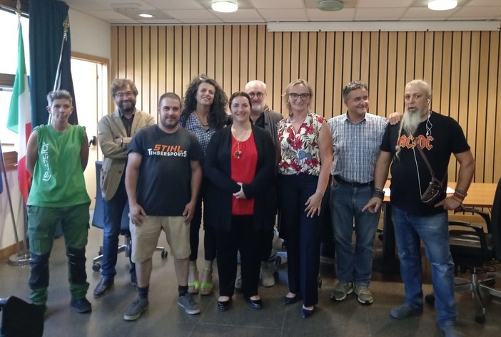 Da sn Sabrina Marando, Matteo Martinet, Stefano Romano, Costantina Canistro, Denise Pinet, Alberto Stecca, Speranza Girod, Giorgio Cuaz e Manuel Gabrielli Da sn Sabrina Marando, Matteo Martinet, Stefano Romano, Costantina Canistro, Denise Pinet, Alberto Stecca, Speranza Girod, Giorgio Cuaz e Manuel Gabrielli