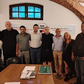 La Sezione Aosta di Pla: da sn Monica Schiavello consigliere; Aldo Di Marco, Segretario politico; Francesco Macrì, consigliere; Marco Carrel, Presidente; Bonifacio Di Pietrantonio, coordinatore sezione; Giorgio Giovinazzo, consigliere comunale di Aosta; Federica Sagaria, vicecoordinatrice sezione; Hicham Fannan, consigliere La Sezione Aosta di Pla: da sn Monica Schiavello consigliere; Aldo Di Marco, Segretario politico; Francesco Macrì, consigliere; Marco Carrel, Presidente; Bonifacio Di Pietrantonio, coordinatore sezione; Giorgio Giovinazzo, consigliere comunale di Aosta; Federica Sagaria, vicecoordinatrice sezione; Hicham Fannan, consigliere