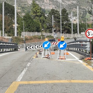 Pontey, fermate dei bus soppresse; la minoranza denuncia disagi per studenti e anziani