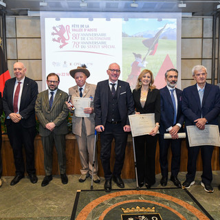 Festa della Valle d’Aosta, 80 anni di Autonomia; premiati i nuovi Amis e Chevaliers