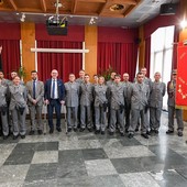Foto di gruppo per i 16 nuovi agenti Forestali