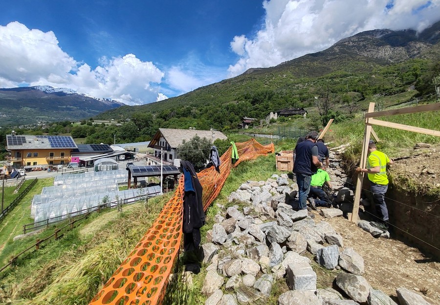 Un intervento di ripristino di muretto a secco nell'ambito del progetto GAL Un intervento di ripristino di muretto a secco nell'ambito del progetto GAL