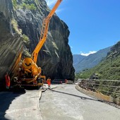 Il getto della soletta lungo il tratto allargato della Mongiovetta