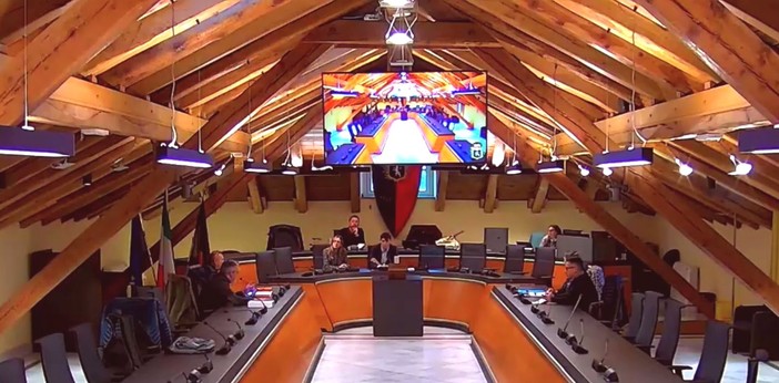 Aosta, insediate le Commissioni permanenti; prime delibere verso il Consiglio Aosta, insediate le Commissioni permanenti; prime delibere verso il Consiglio