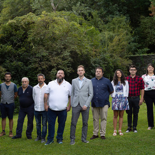 Foto di gruppo per la lista 'Champdepraz Avenir': da sn Nikol Simonetti Cretier; Denis Cretier, Giuseppe D'Agostino, Maurice Rollet, Alessandro Chivino, Michel Borettaz, Jury Corradin, Giada Roberta Cignetti, Alessandro Corda, Deborah Meccheri, Luca Lorent