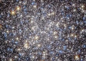 M13: Il più brillante e maestoso ammasso globulare dell'emisfero nord, incastonato nella costellazione di Ercole. M13: Il più brillante e maestoso ammasso globulare dell'emisfero nord, incastonato nella costellazione di Ercole.