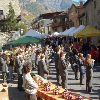 Chatillon, torna Mielivres: letteratura e gastronomia in onore del miele