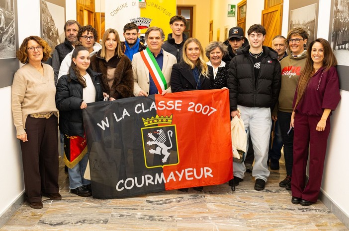 Courmayeur consegna la 'maturità civica' ai 24 coscritti del 2007