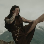 Martine Michieletto 'attrice-eroina' nel video di Oktagon Valle d’Aosta VIDEO
