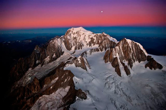 Il Monte Bianco guadagna quasi due metri; la nuova quota è 4.807,47 Il Monte Bianco guadagna quasi due metri; la nuova quota è 4.807,47