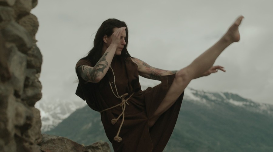 Martine Michieletto 'attrice-eroina' nel video di Oktagon Valle d’Aosta VIDEO