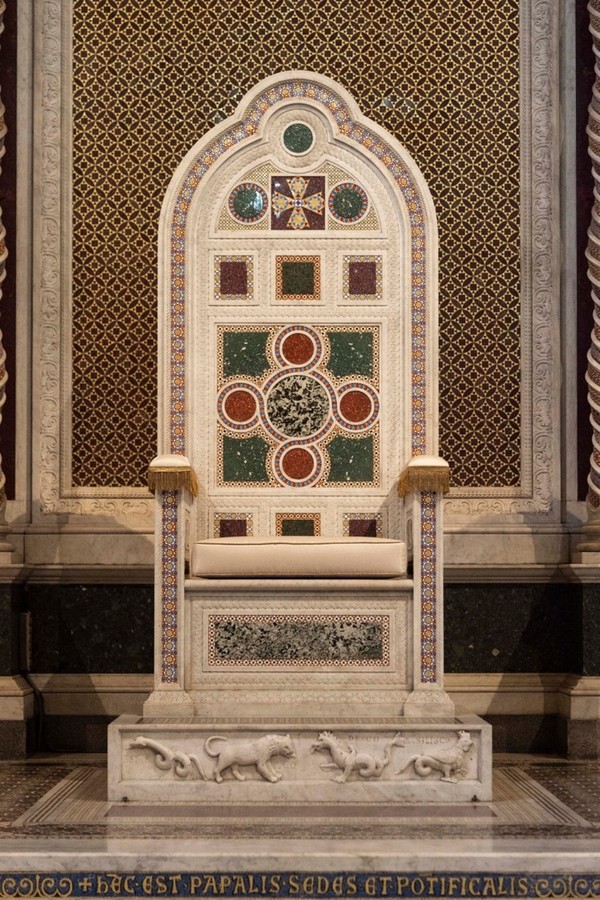 Predella della cattedra papale in san Giovanni in Laterano, IV sec. Predella della cattedra papale in san Giovanni in Laterano, IV sec.