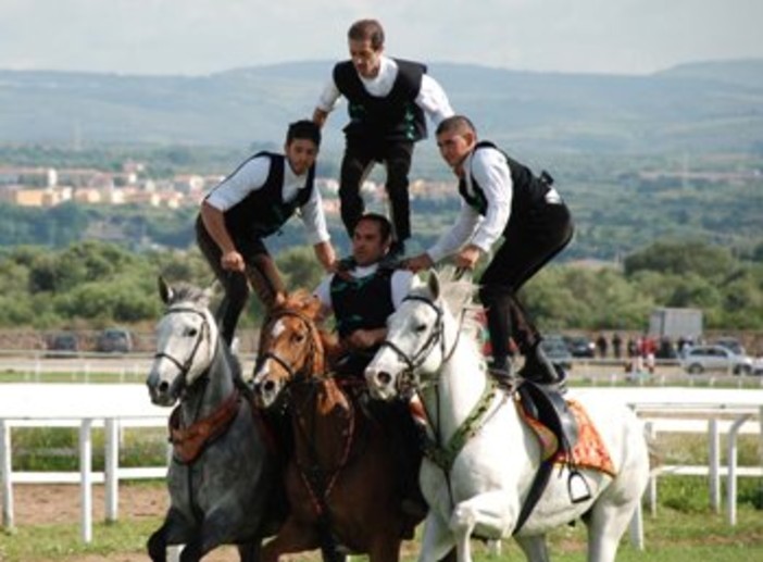 Sardegna; detti e tradizioni - audio inclusi Sardegna; detti e tradizioni - audio inclusi