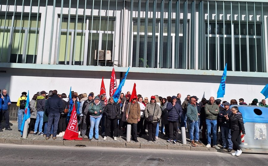 Sciopero alla Telecontact, 'battaglia di dignità' Sciopero alla Telecontact, 'battaglia di dignità'