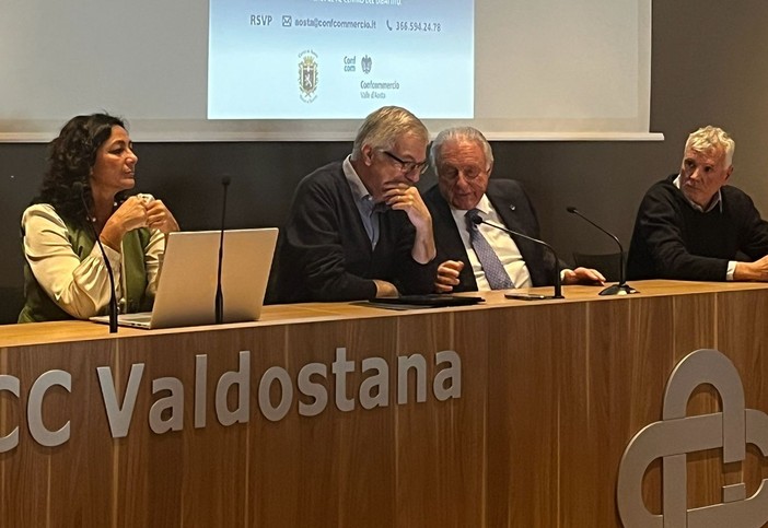 Il tavolo di lavoro; da sn Simonetta Salerno, Raffaele Rocco, Graziano Dominidiato ed Ermanno Bonomi