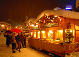 Magia del Natale in Valle tra mercatini, ghiaccio e antiche tradizioni