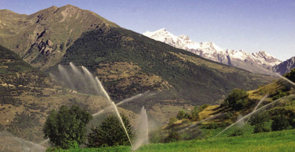 Acqua, reti innovative e consumi dimezzati; due grandi progetti irrigui valdostani