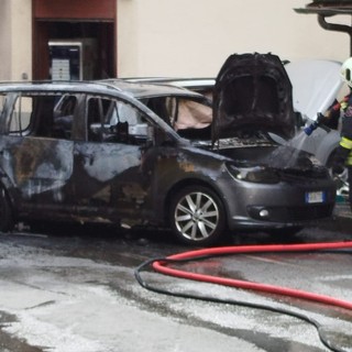 Divampa incendio fra auto, panico a Valtournenche
