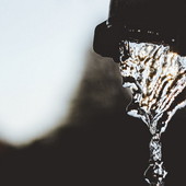 Acqua potabile ad Aosta, completata sanificazione dei serbatoi; dagli esiti delle analisi dipende la revoca della bollitura Acqua potabile ad Aosta, completata sanificazione dei serbatoi; dagli esiti delle analisi dipende la revoca della bollitura