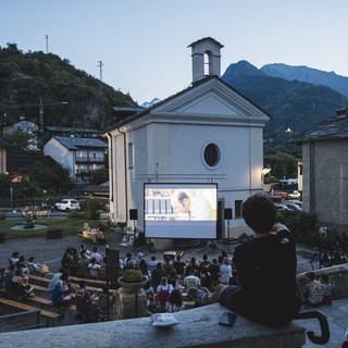 Una proiezione en plein air di 'A macchia d'olio' (credito fotografico di Alessio Vecchie)