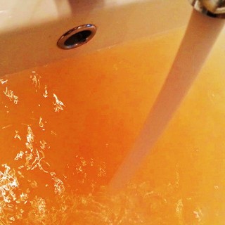 Aosta, segnalati disagi nelle case Arer alla Croix Noire, 'senza riscaldamento da mesi e acqua rossa dai rubinetti'