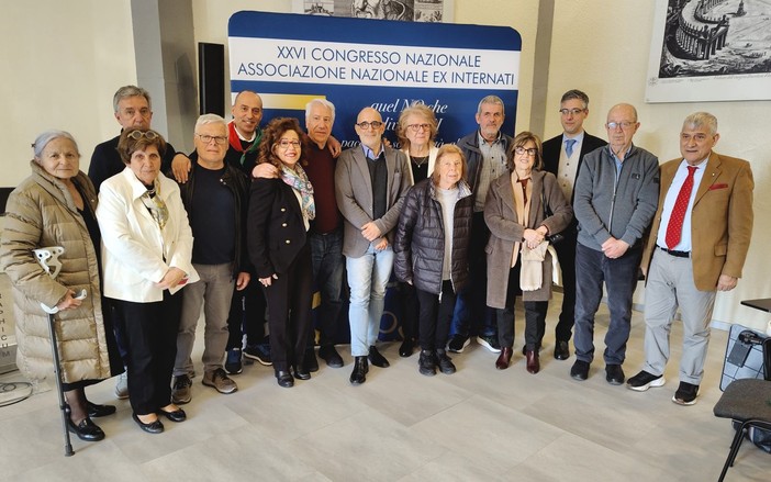 Foto di gruppo per la Commissione elettorale Anei e per gli eletti Foto di gruppo per la Commissione elettorale Anei e per gli eletti