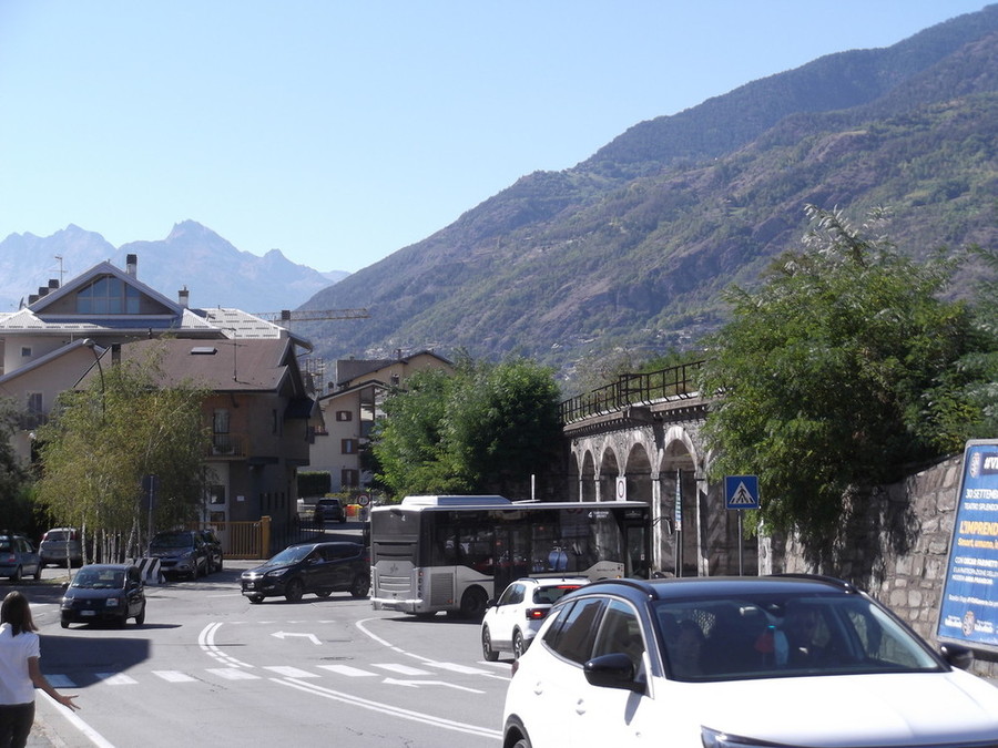 Confcommercio VdA, 'ad Aosta traffico intenso e parcheggi sempre più carenti' Confcommercio VdA, 'ad Aosta traffico intenso e parcheggi sempre più carenti'