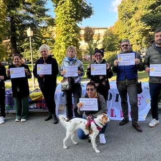 Nuovo sit-in dell'Anpav VdA di fronte al tribunale di Aosta