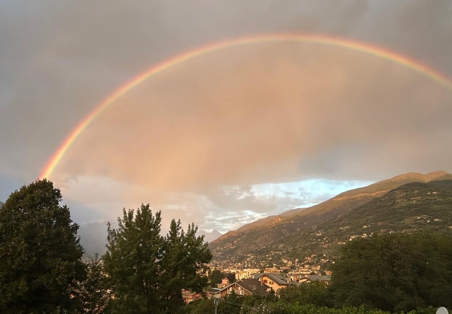 Aosta; un arcobaleno di 180° per la festa del patrono San Grato