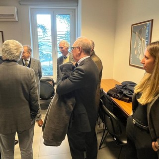 Avvocati delle parti in causa poco prima dell'udienza